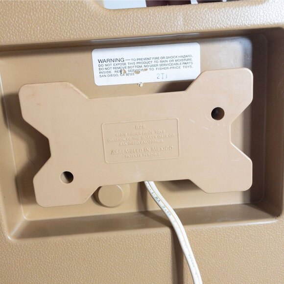 Vintage Fisher-Price Kids Record Player 1978 Model Plays Records - Picture 3 of 6